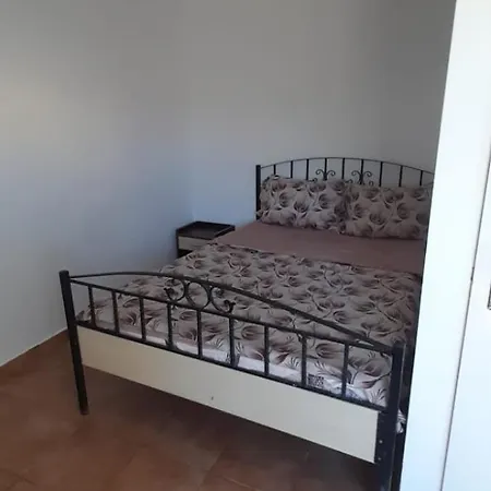 Gazde/Camere de închiriat Casa Calin